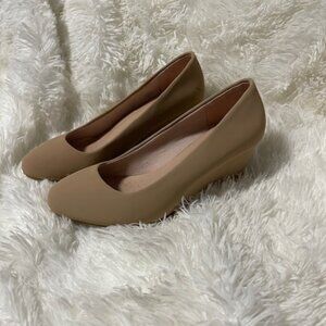 Wedges size 7 color beige